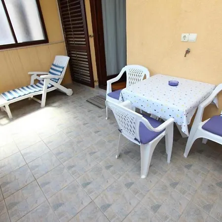 Apartment Charmante Lora Mit Whirlpool